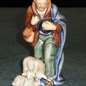 GOEBEL HUMMEL FIGURINE Christmas Nativity Scene #214/F Shepherd and Two Sheep